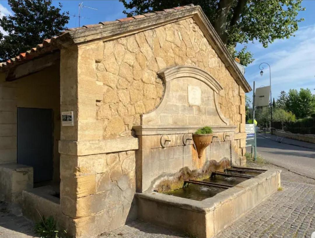 Bastide De L'Oliveraie Avec Jacuzzi Jouques Exterior photo