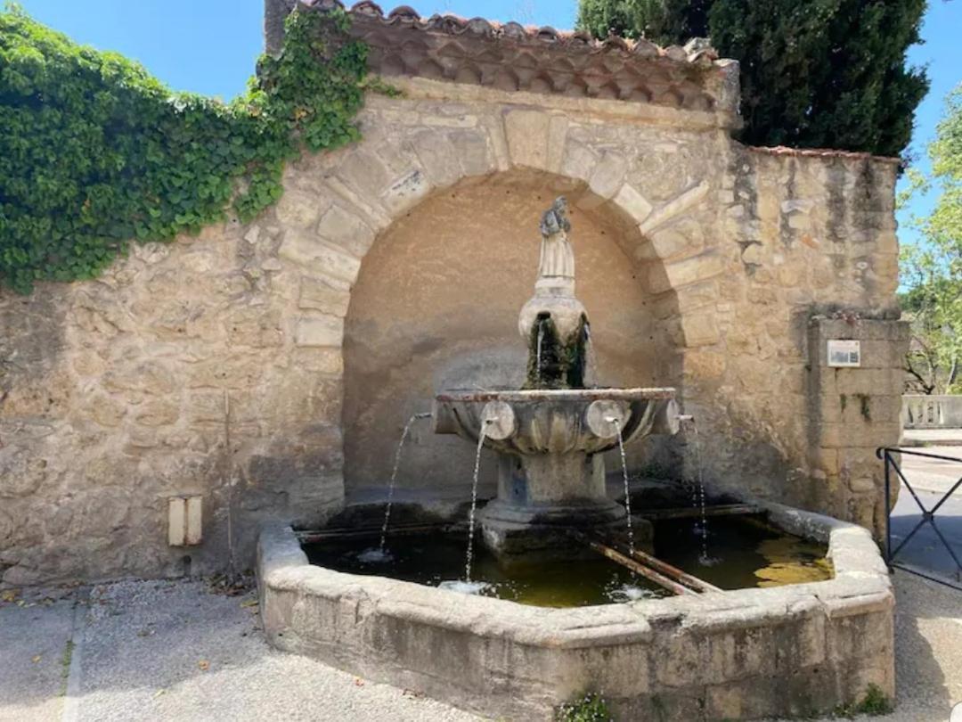 Bastide De L'Oliveraie Avec Jacuzzi Jouques Exterior photo